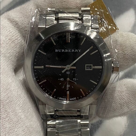 NIB Black Check Burberry Watch - Picture 6 of 10